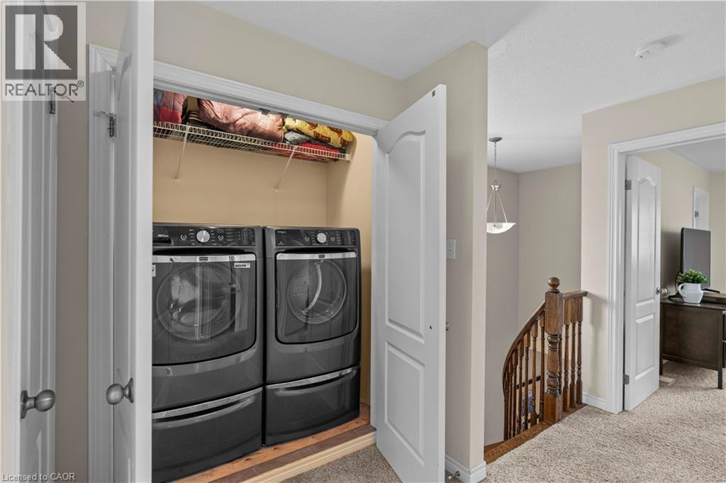 Photo 5 of 27 Marina Point Crescent, Hamilton ON