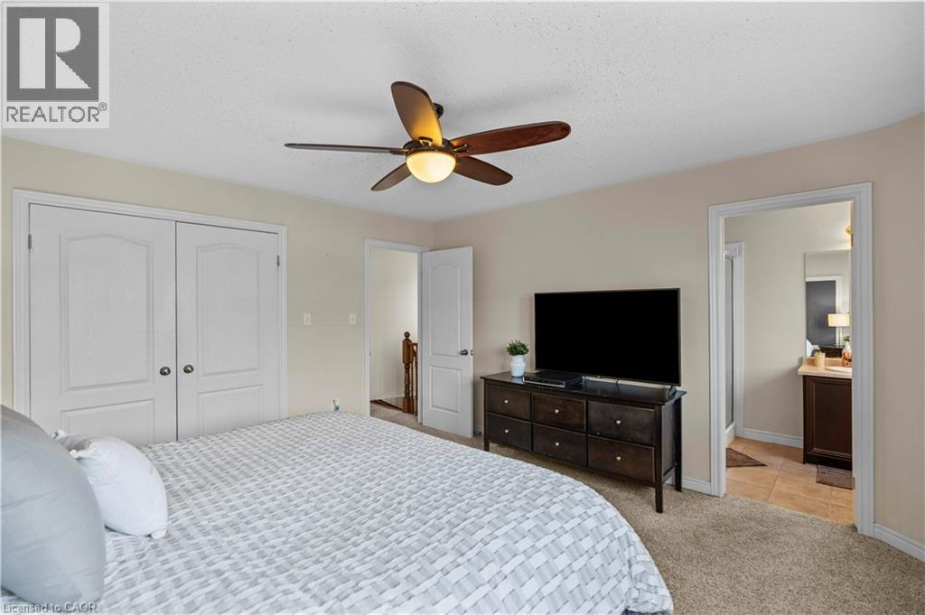 Photo 4 of 27 Marina Point Crescent, Hamilton ON