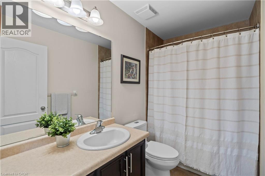 Photo 13 of 27 Marina Point Crescent, Hamilton ON