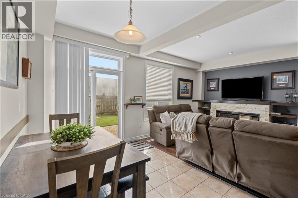 Photo 10 of 27 Marina Point Crescent, Hamilton ON