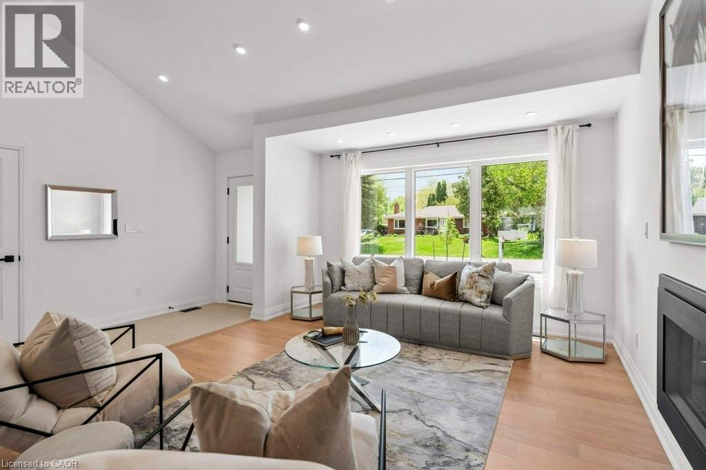 Photo 8 of 877 Condor Drive, Burlington ON