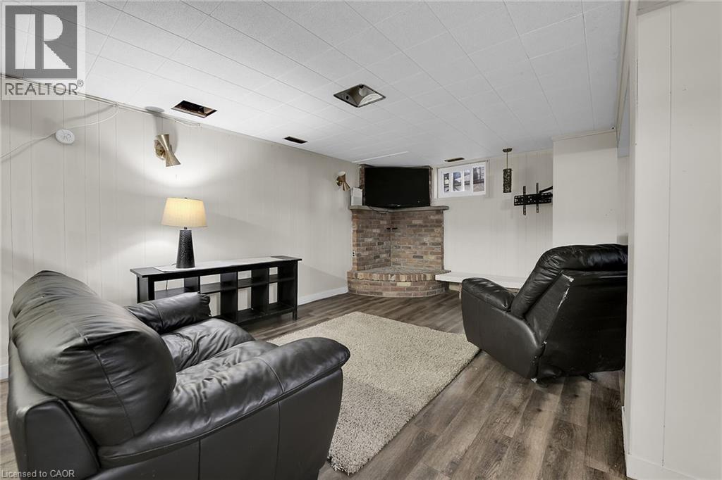 Photo 3 of 48 Alma Street S, Hagersville ON