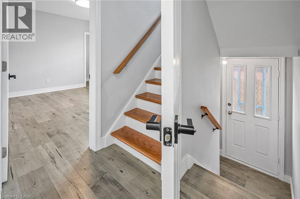 Photo 34 of 146 Craigroyston Road, Hamilton ON