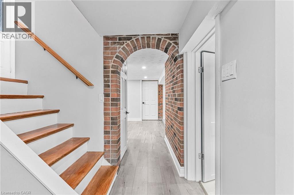 Photo 5 of 146 Craigroyston Road, Hamilton ON