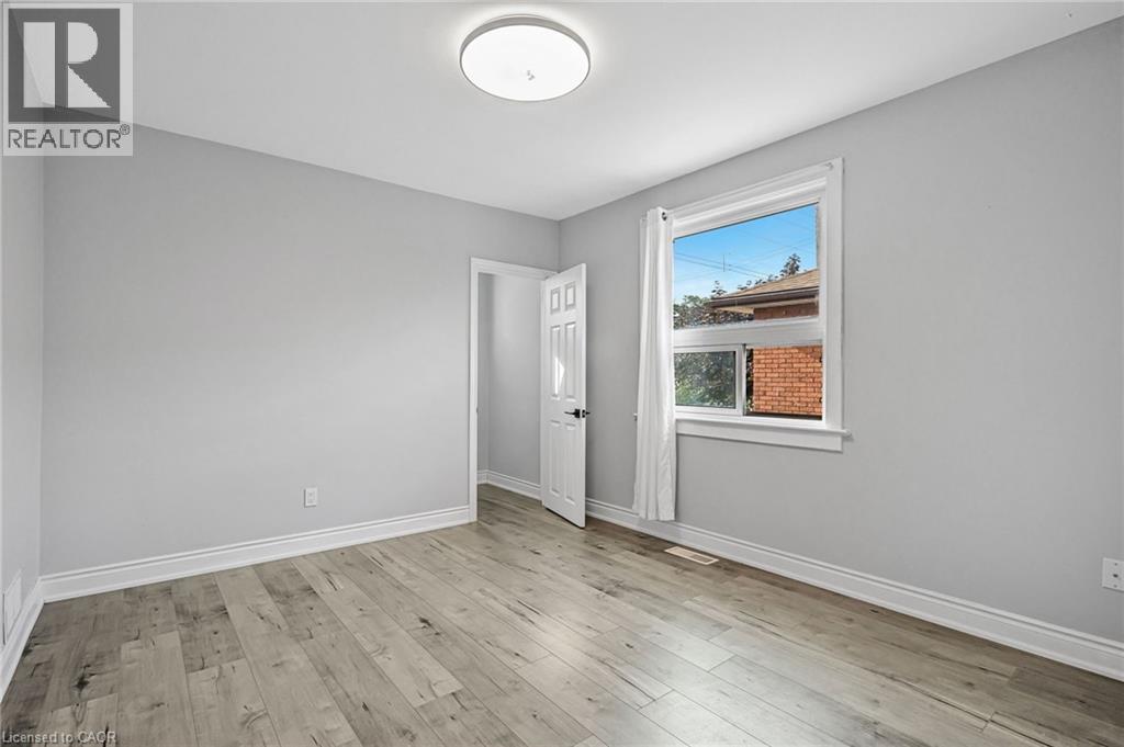 Photo 3 of 146 Craigroyston Road, Hamilton ON