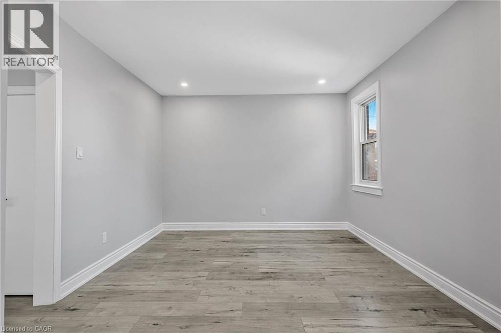 Photo 26 of 146 Craigroyston Road, Hamilton ON