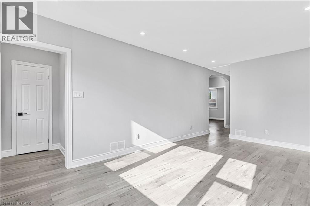 Photo 16 of 146 Craigroyston Road, Hamilton ON