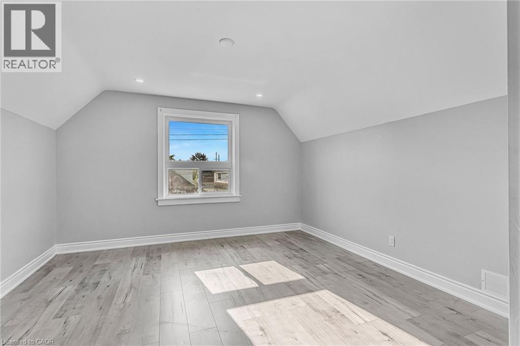 Photo 39 of 146 Craigroyston Road, Hamilton ON