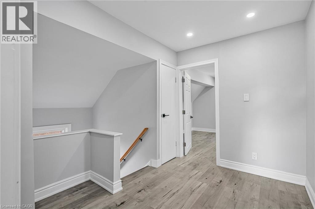 Photo 19 of 146 Craigroyston Road, Hamilton ON