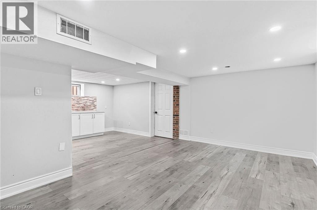 Photo 42 of 146 Craigroyston Road, Hamilton ON