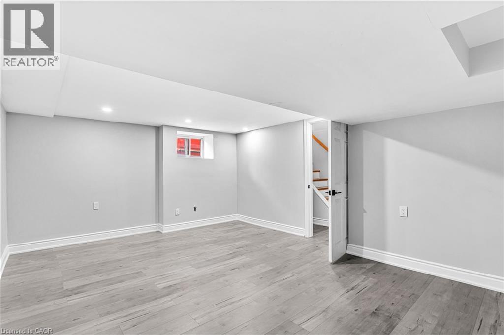 Photo 43 of 146 Craigroyston Road, Hamilton ON