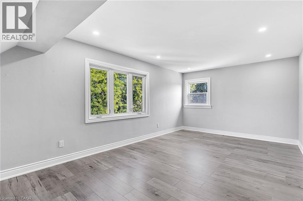 Photo 30 of 146 Craigroyston Road, Hamilton ON