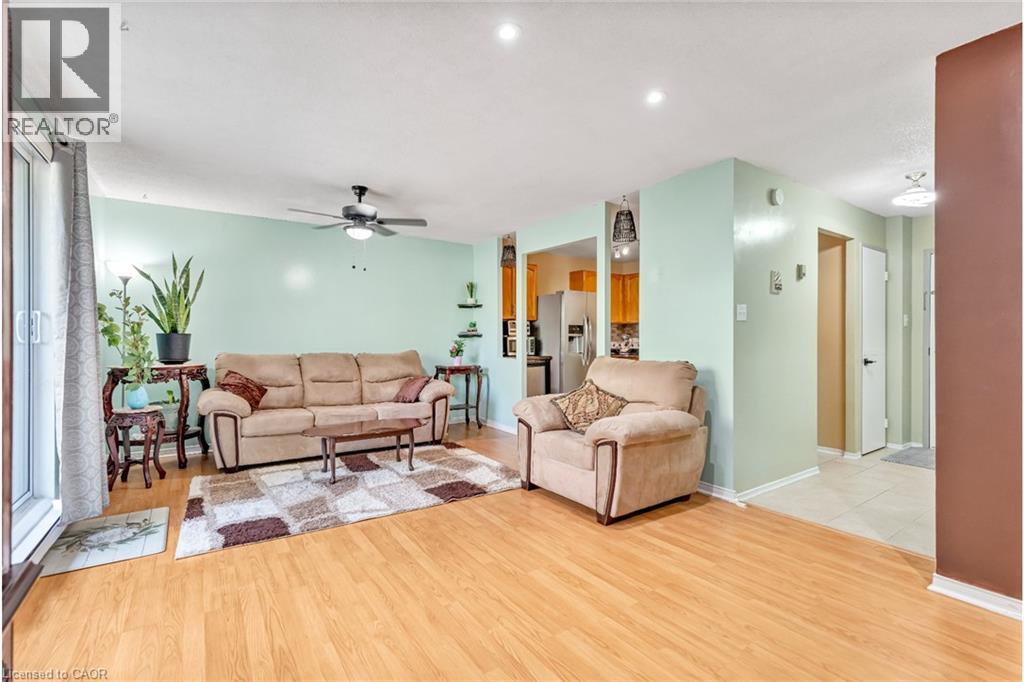 Photo 4 of 1050 Falgarwood Drive Unit 121, Oakville ON