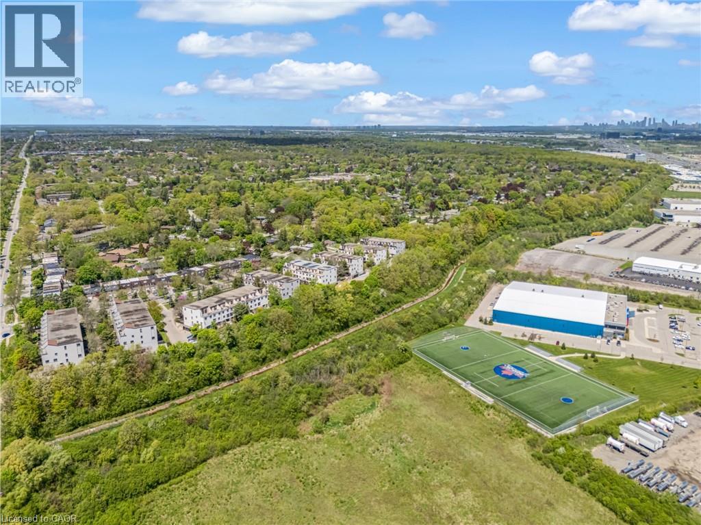 Photo 1 of 1050 Falgarwood Drive Unit 121, Oakville ON