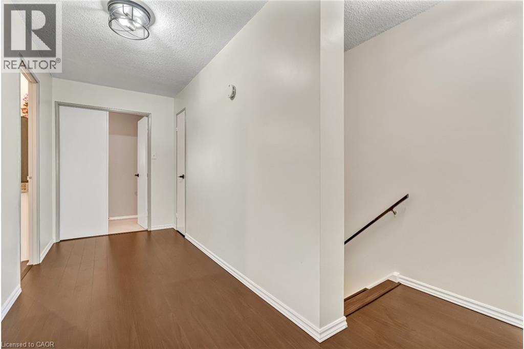 Photo 2 of 1050 Falgarwood Drive Unit 121, Oakville ON