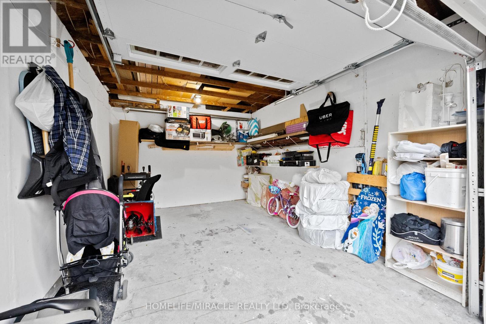 Photo 50 of 21 Folkstone Crescent, Brampton ON