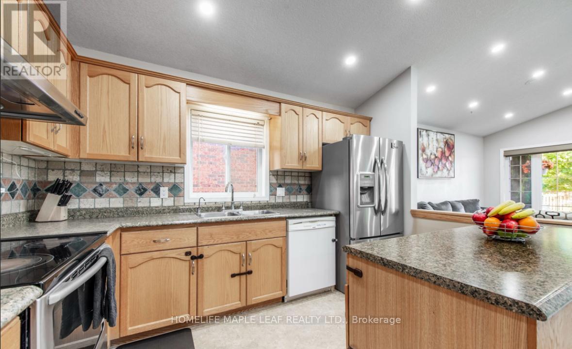Photo 11 of 53 Biscayne Crescent, Orangeville ON