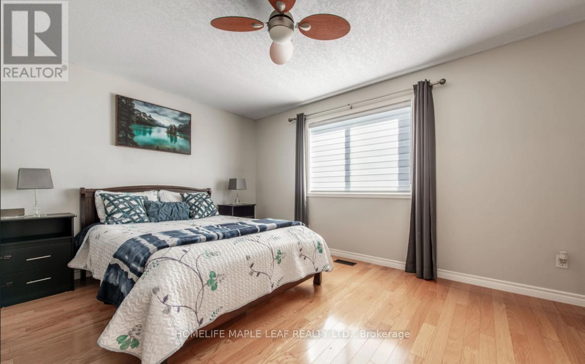 Photo 21 of 53 Biscayne Crescent, Orangeville ON