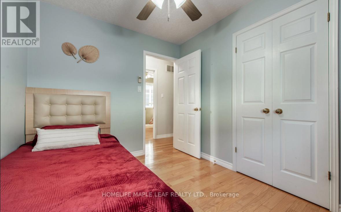 Photo 7 of 53 Biscayne Crescent, Orangeville ON