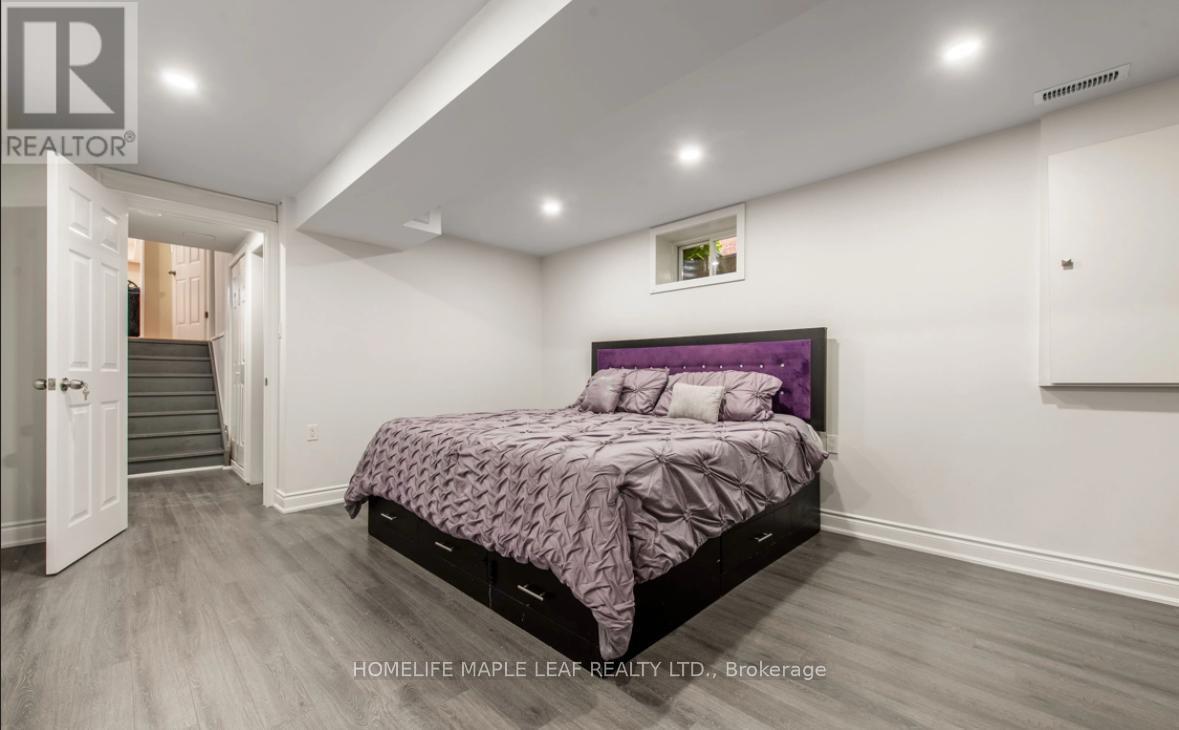 Photo 8 of 53 Biscayne Crescent, Orangeville ON