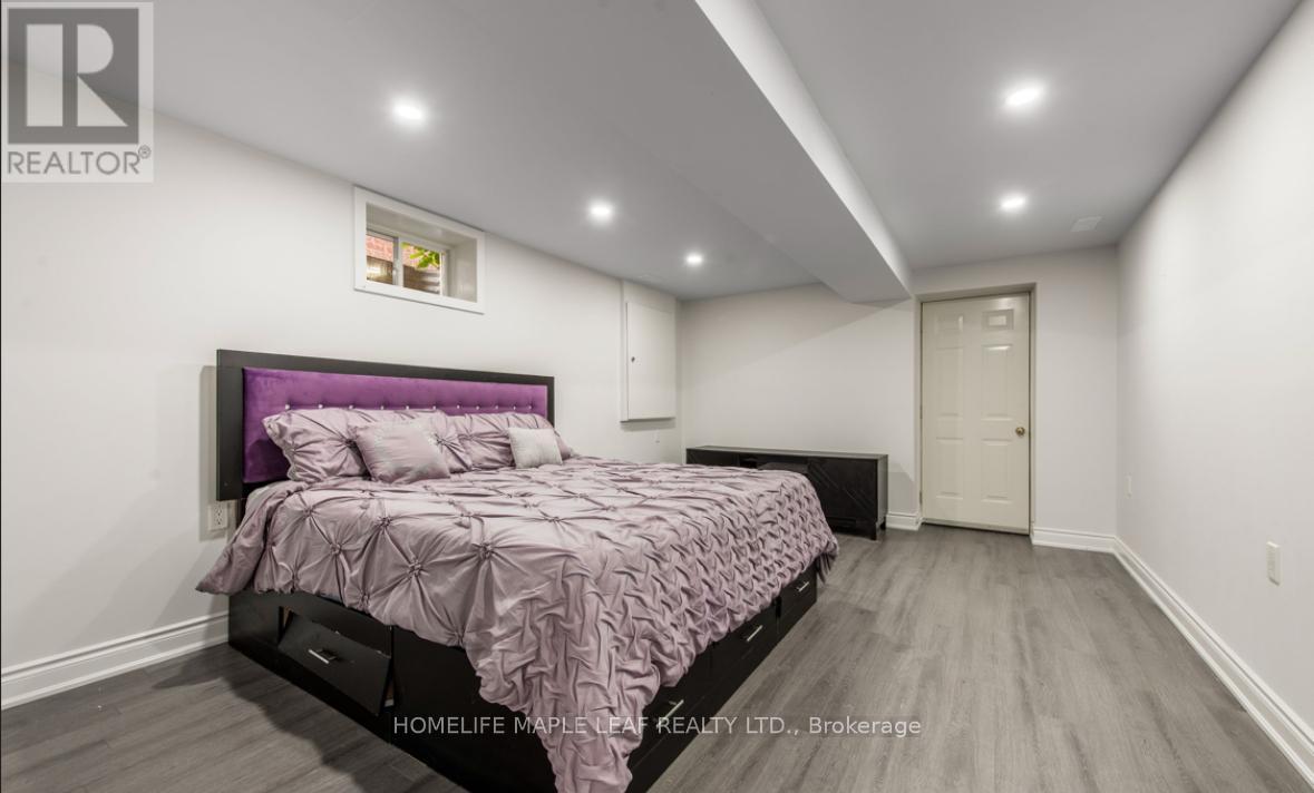 Photo 9 of 53 Biscayne Crescent, Orangeville ON