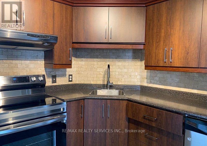 Photo 5 of 1412 35 Trailwood Drive, Mississauga ON