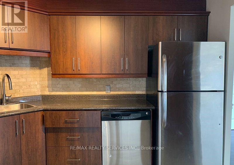 Photo 8 of 1412 35 Trailwood Drive, Mississauga ON