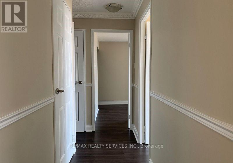Photo 2 of 1412 35 Trailwood Drive, Mississauga ON