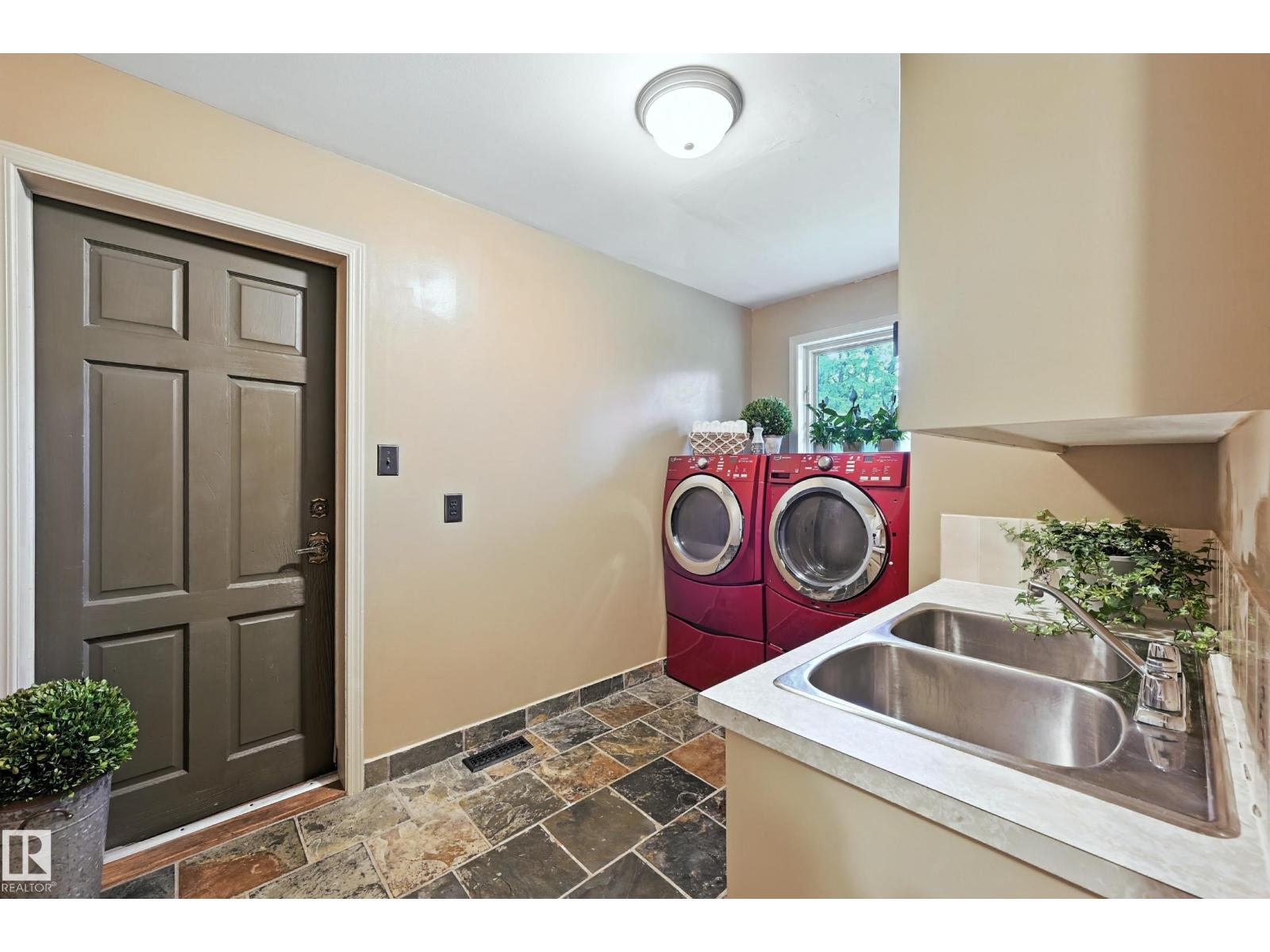 16815 41 AV SW - 23