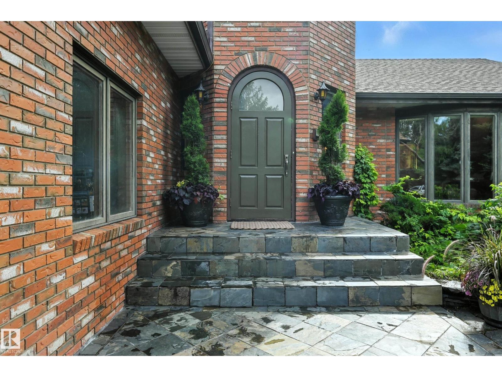 16815 41 AV SW - 69