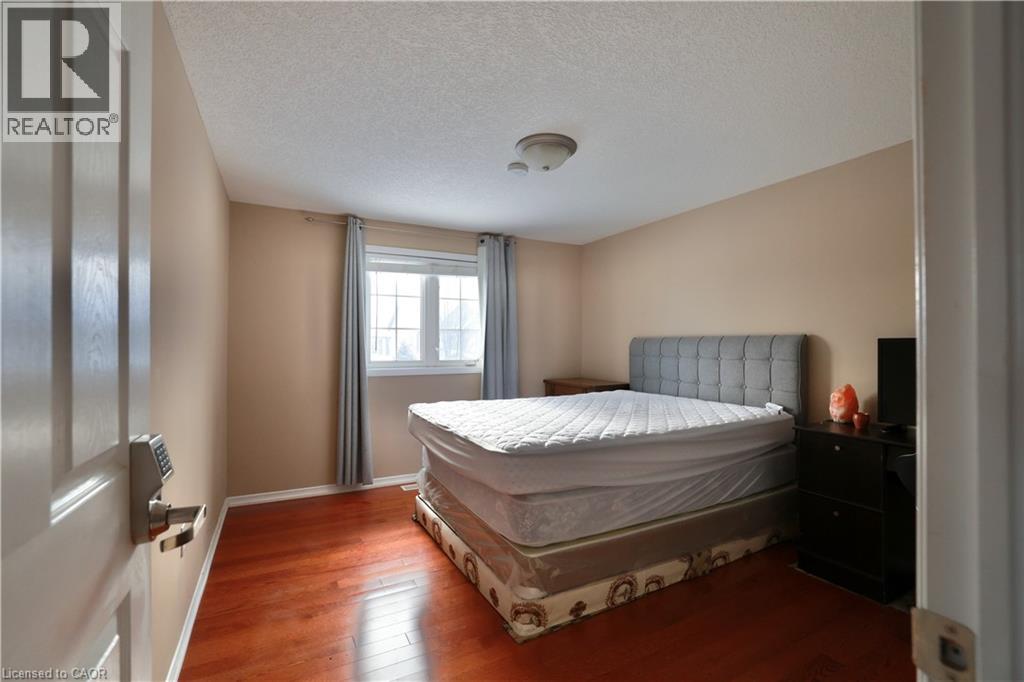 Photo 14 of 590 Goldthread Street, Waterloo ON