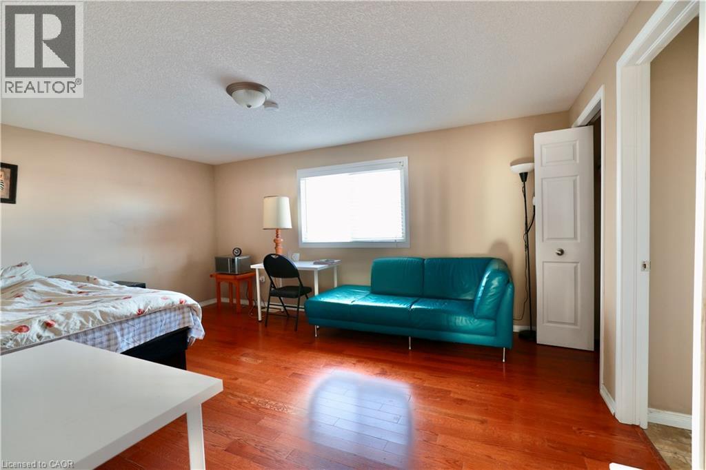 Photo 5 of 590 Goldthread Street, Waterloo ON