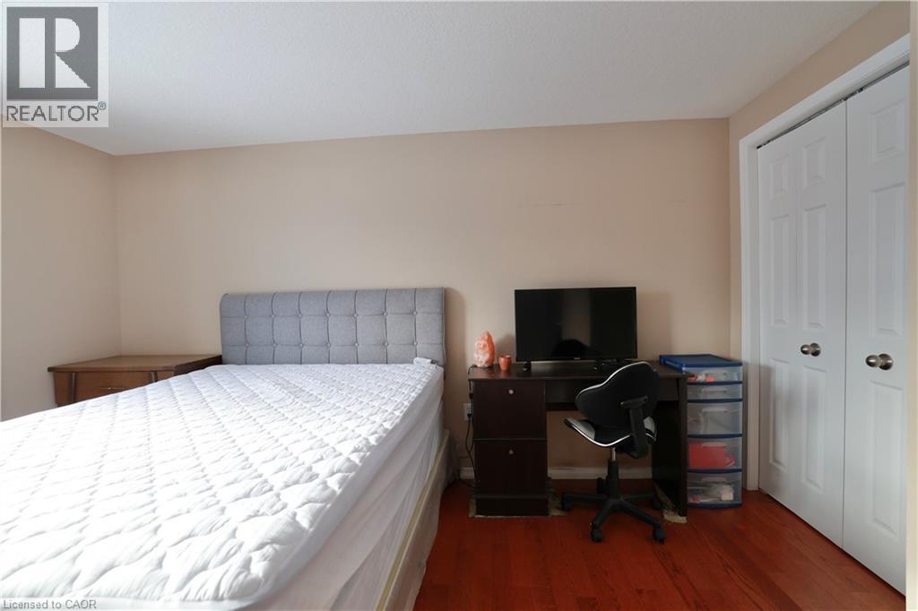 Photo 13 of 590 Goldthread Street, Waterloo ON