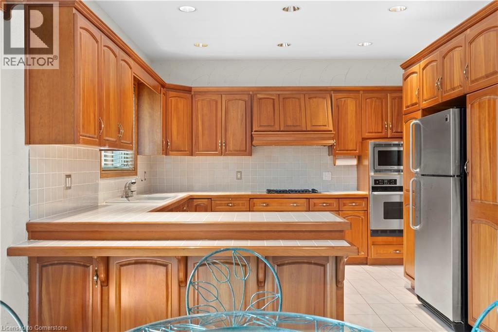 Photo 37 of 21 Woodland Acres Crescent, Vaughan ON