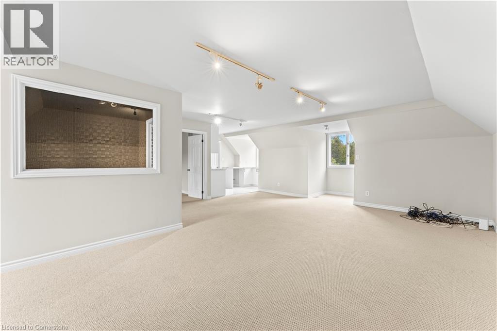Photo 27 of 21 Woodland Acres Crescent, Vaughan ON