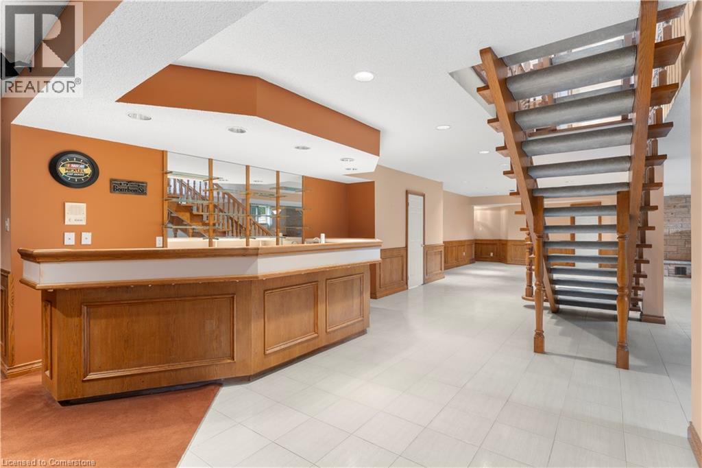 Photo 32 of 21 Woodland Acres Crescent, Vaughan ON