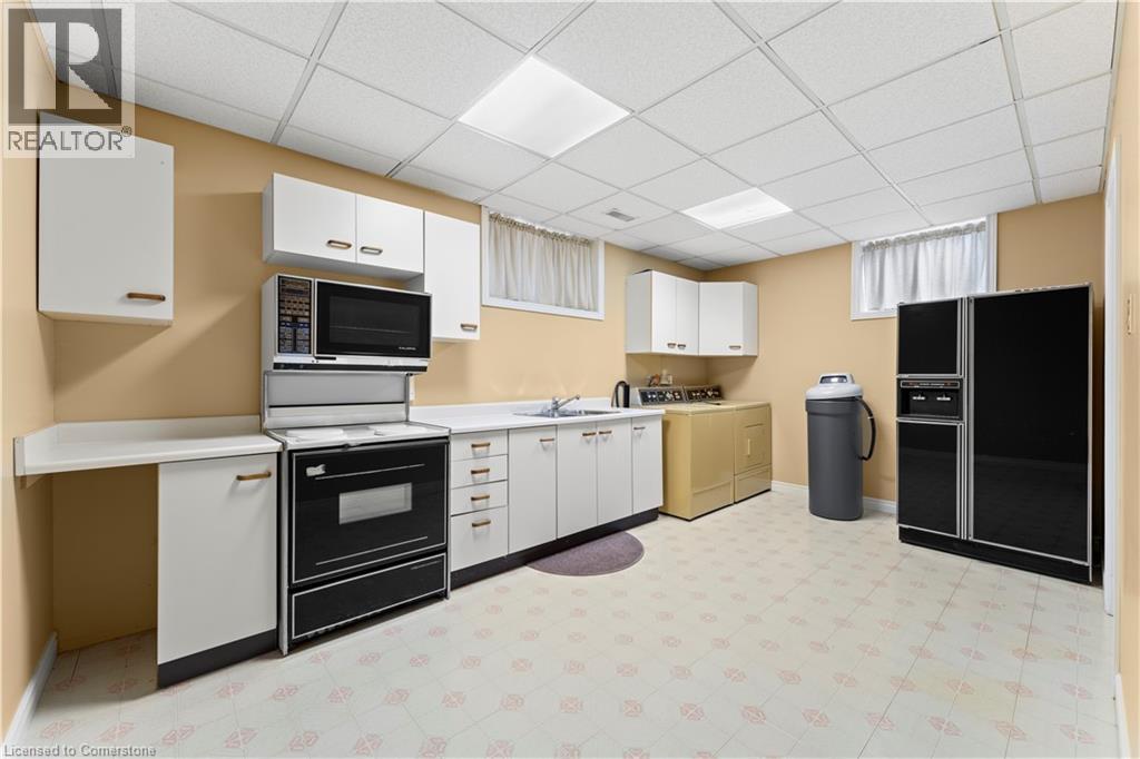Photo 30 of 21 Woodland Acres Crescent, Vaughan ON