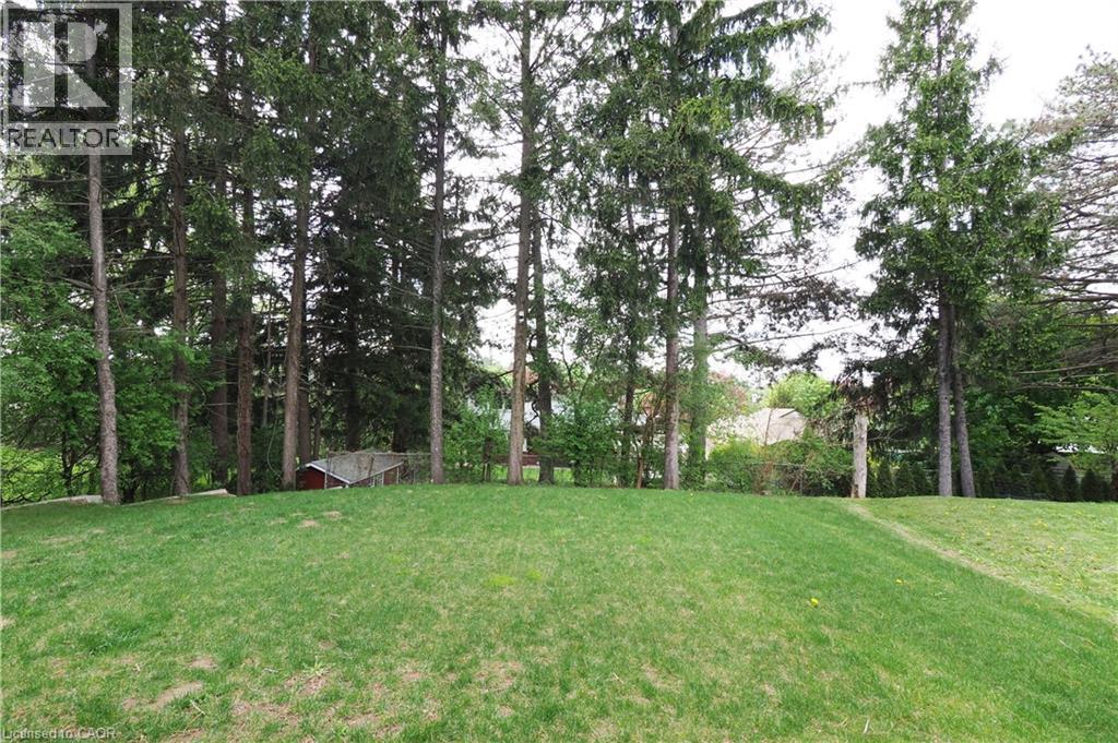 Photo 22 of 35 Belmont Avenue W, Kitchener ON