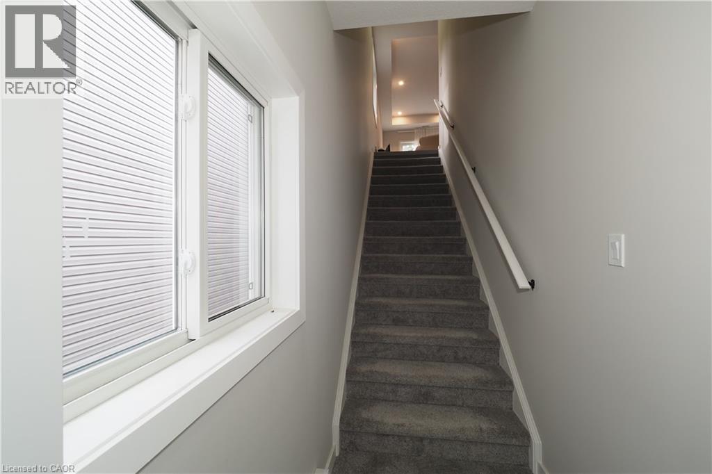 Photo 9 of 35 Belmont Avenue W, Kitchener ON