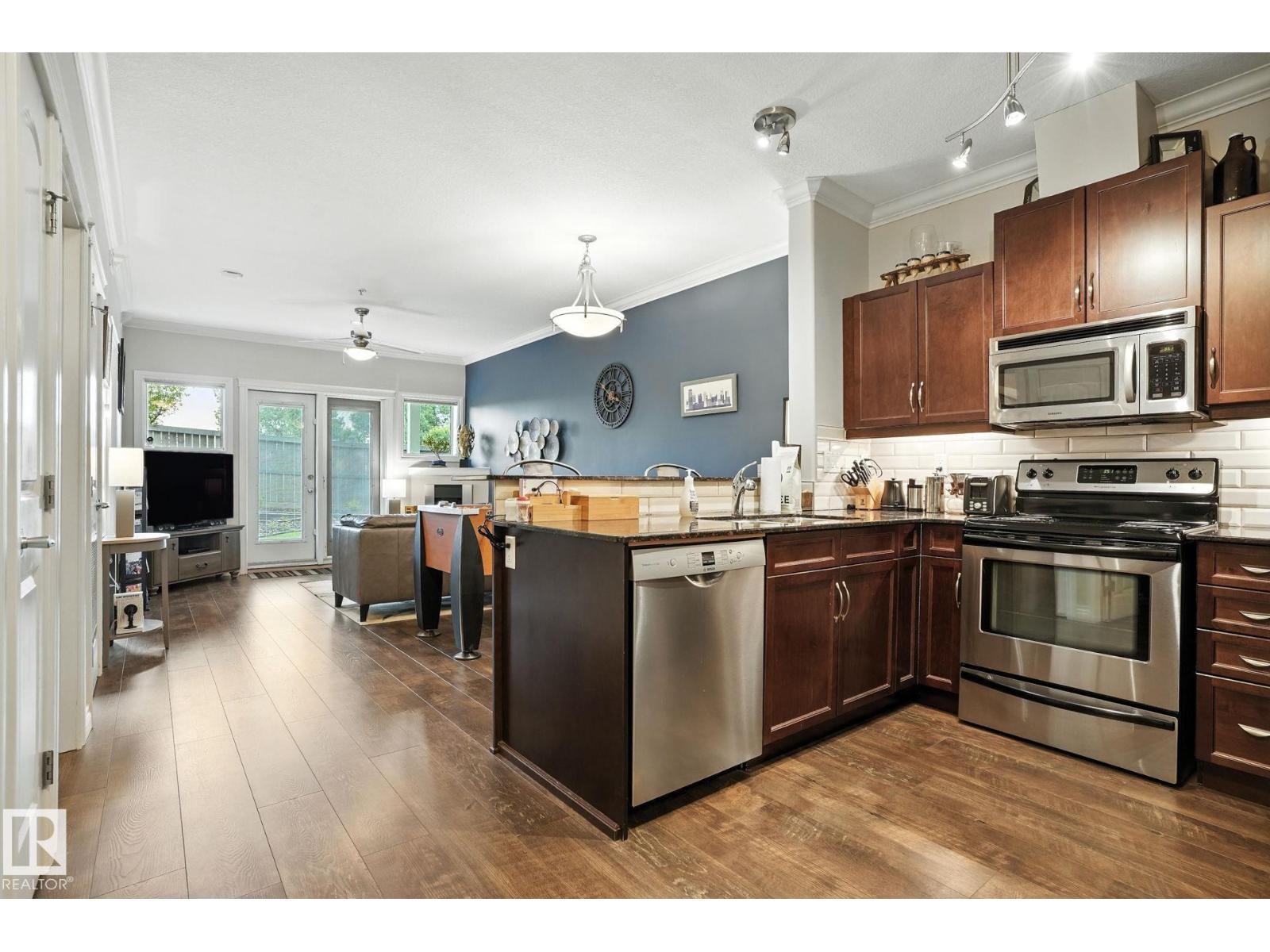Photo 8 of 140 10121 80 Av Nw, Edmonton AB