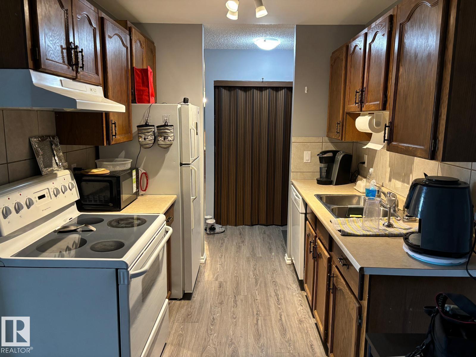 #209 5705 51 ST - Photo 5 of 14, Elk Point, Alberta