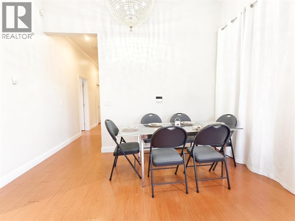 Photo 3 of 7668 Wheater Court, Burnaby BC