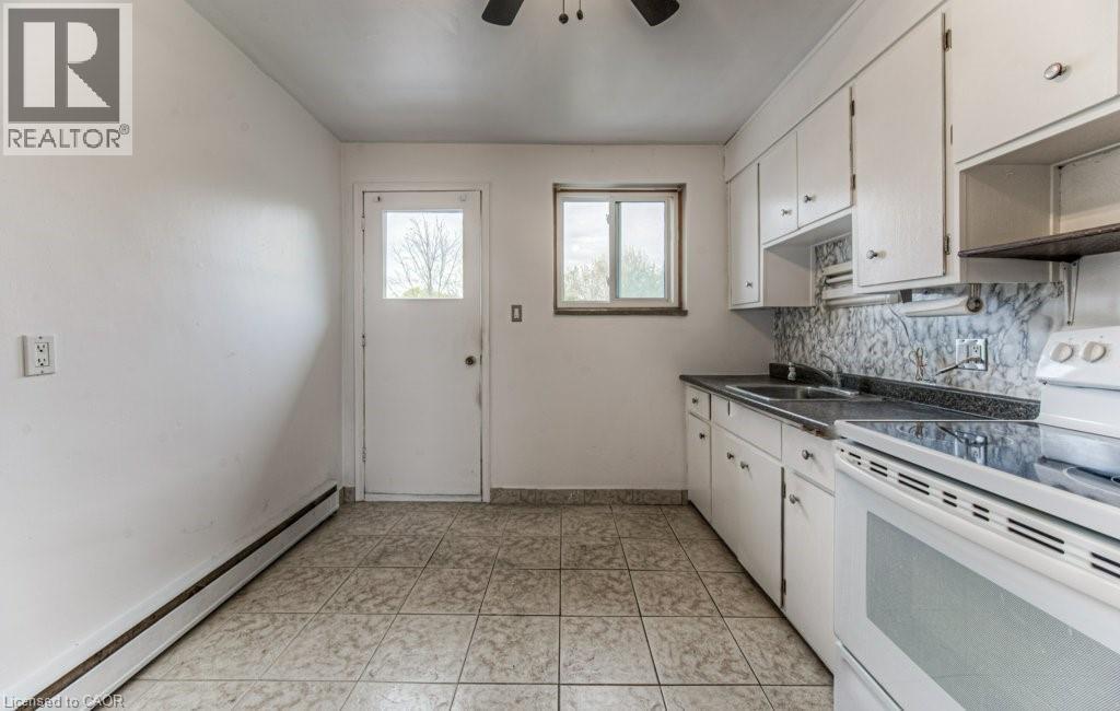 Photo 8 of 24 Cait Avenue, Kitchener ON