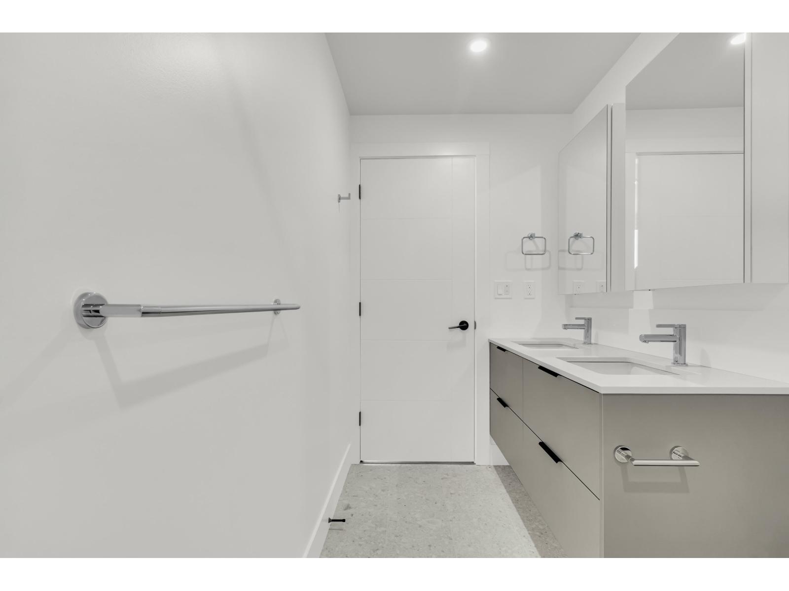 Photo 6 of 511 30494 Cardinal Avenue, Abbotsford BC