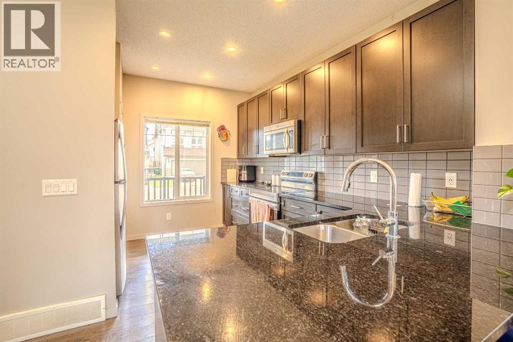 Photo 8 of 4 Copperpond Parade Se, Calgary AB