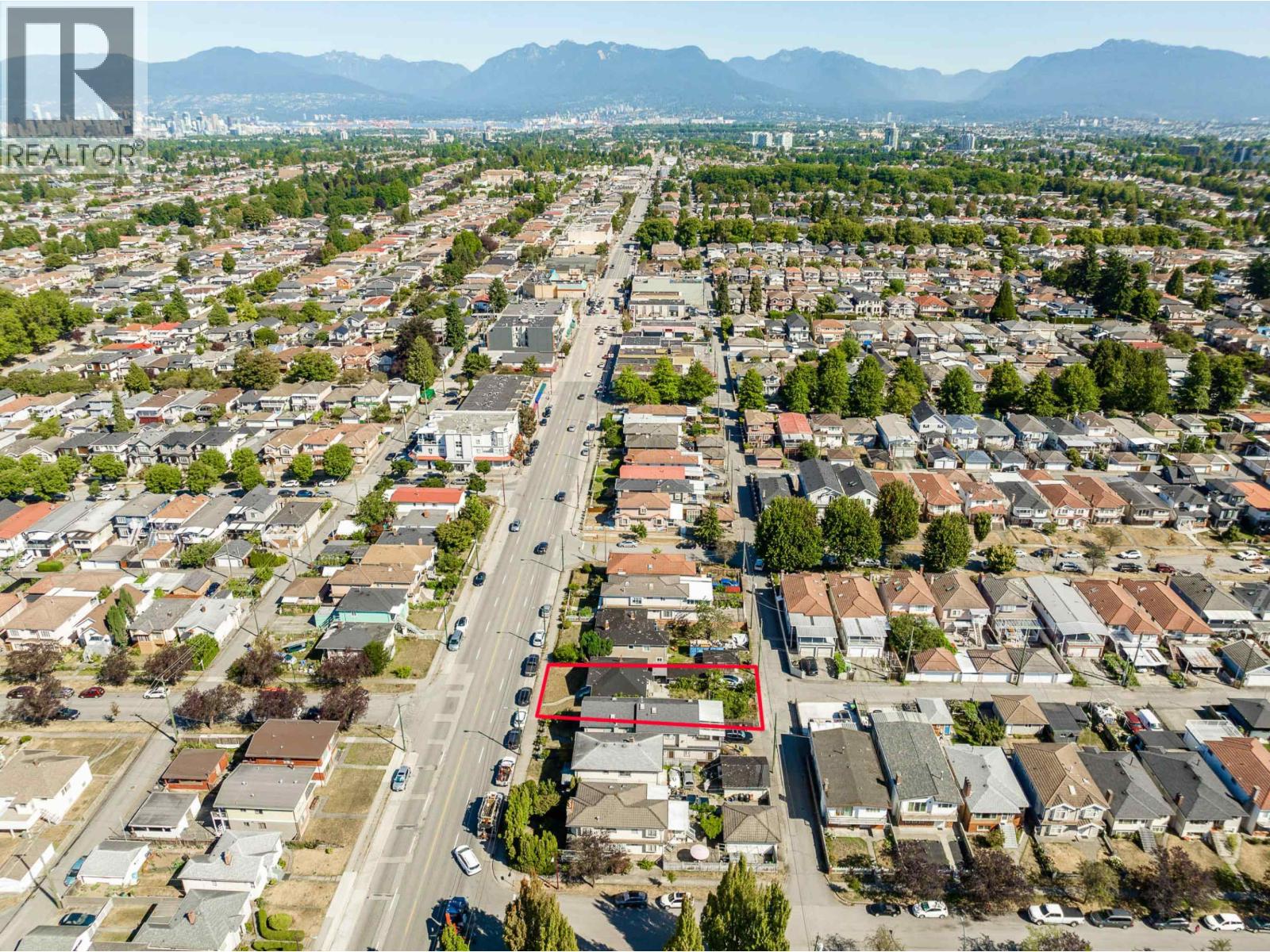 Photo 10 of 6758 Victoria Drive, Vancouver BC
