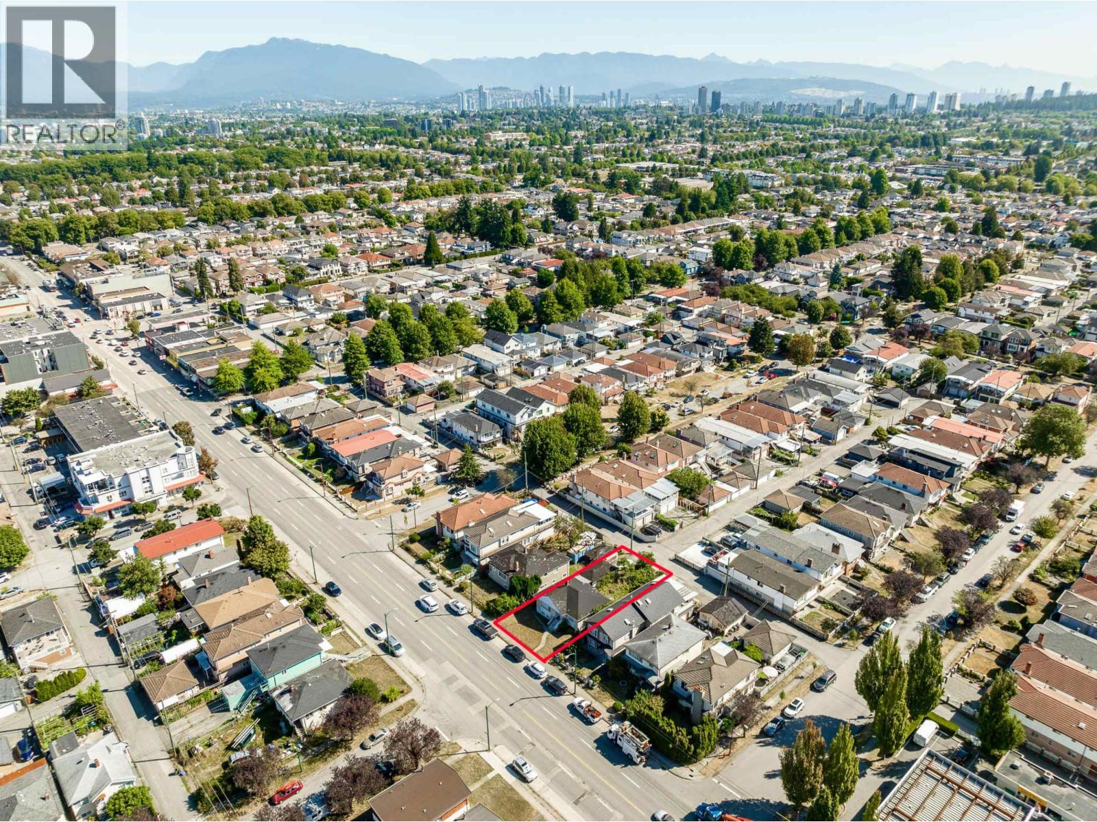 Photo 12 of 6758 Victoria Drive, Vancouver BC