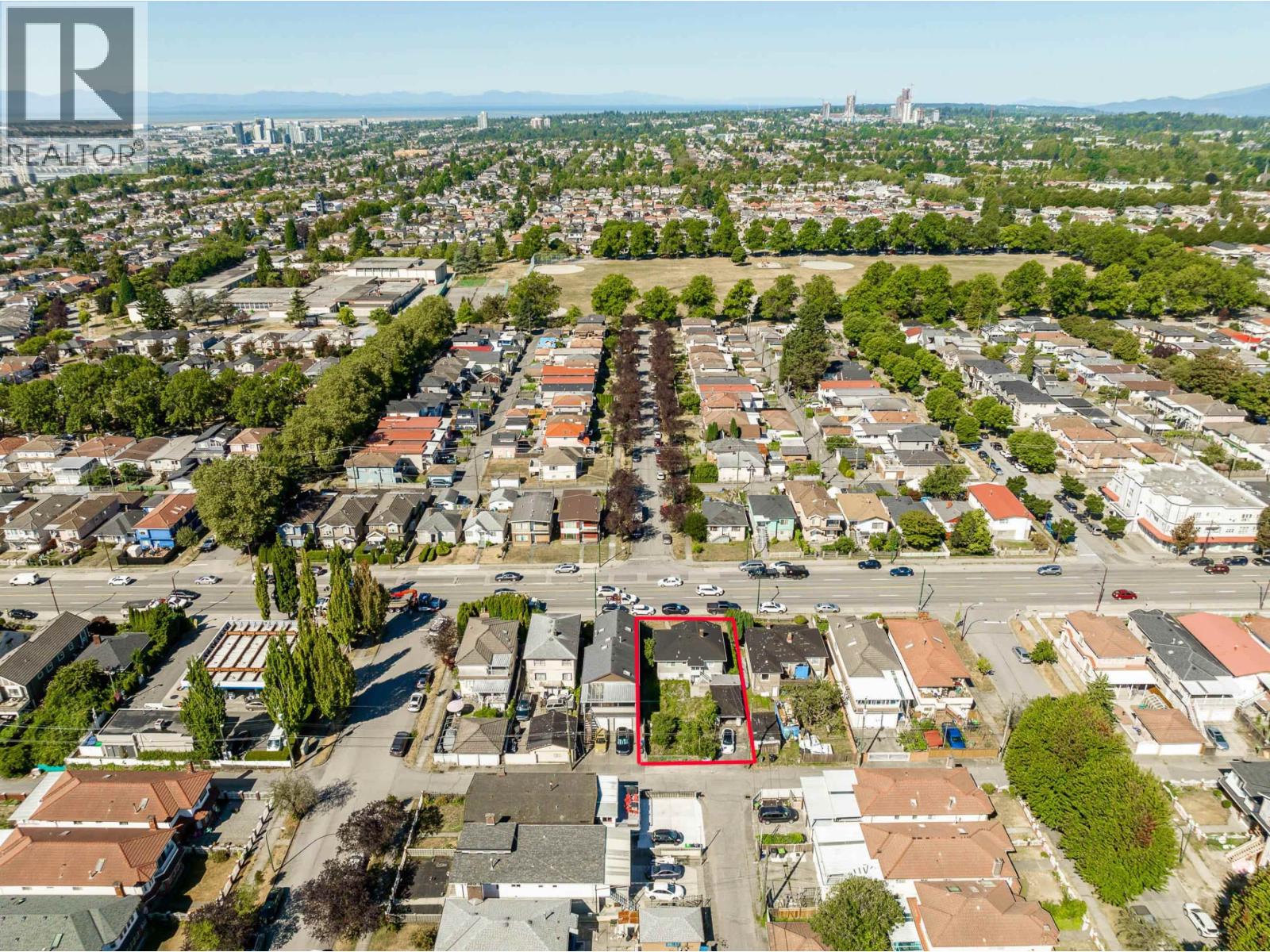 Photo 7 of 6758 Victoria Drive, Vancouver BC