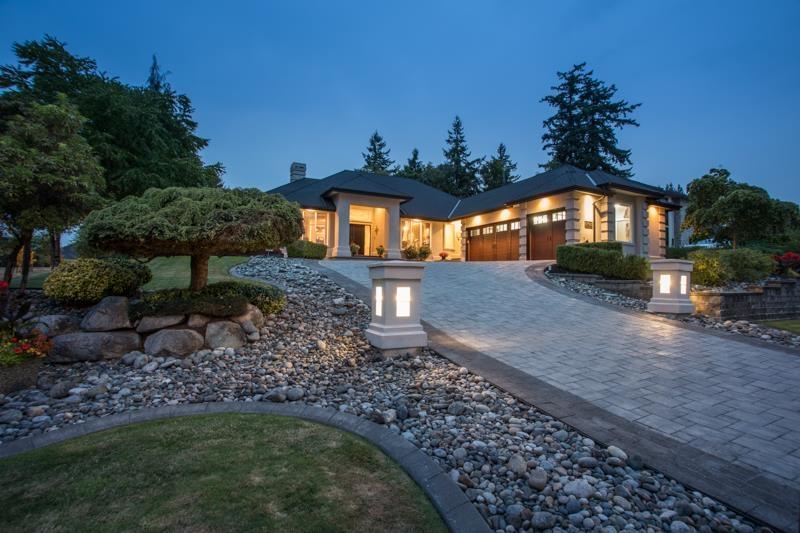 Photo 2 of 5793 E Kettle Crescent, Surrey BC