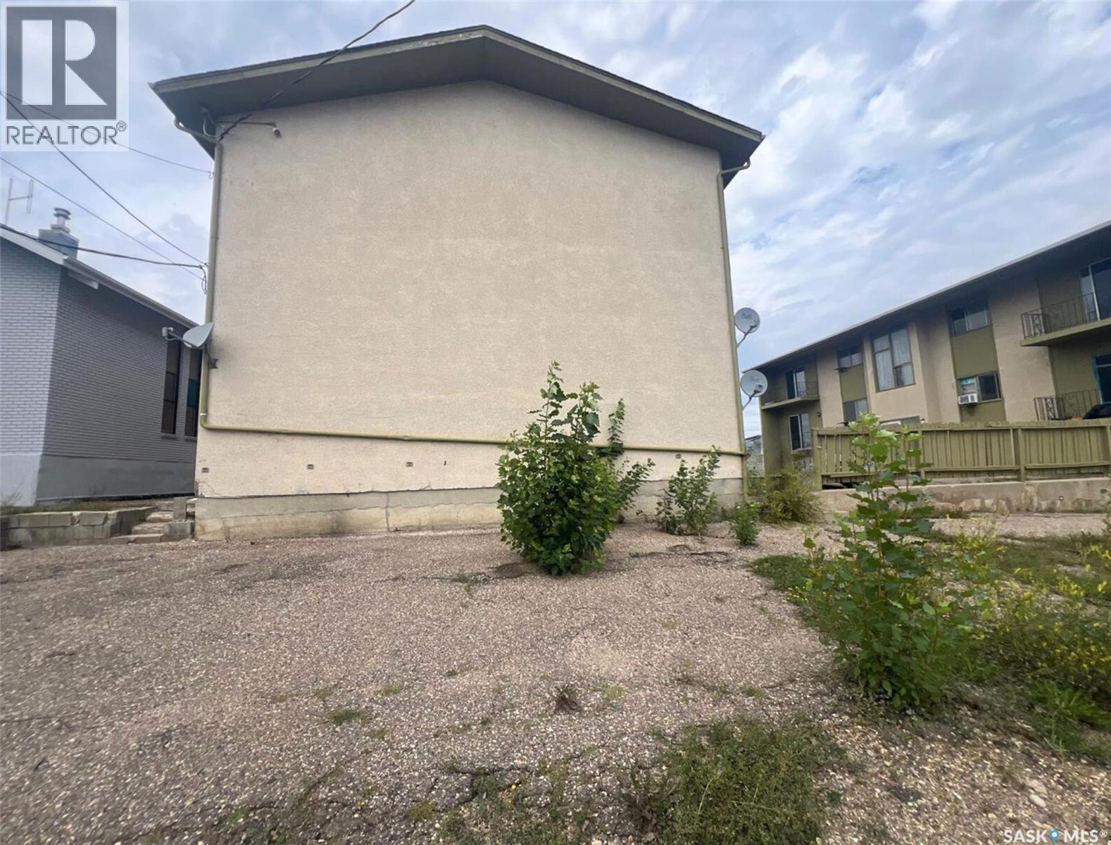 Multi-family House Low rise for Sale in  Begg STREET W Swift Current 